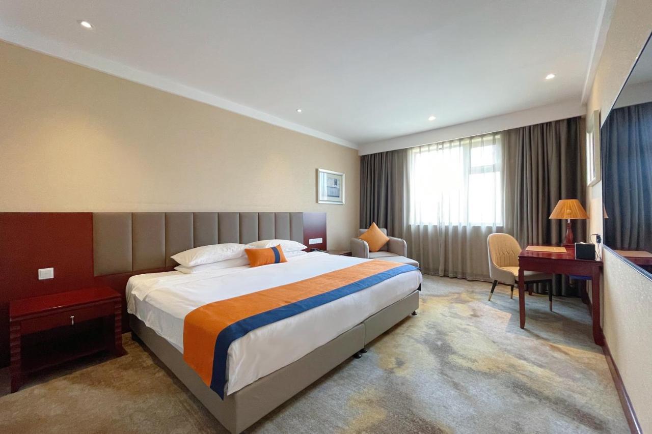 Wuhan Hongguang Hotel Exterior photo
