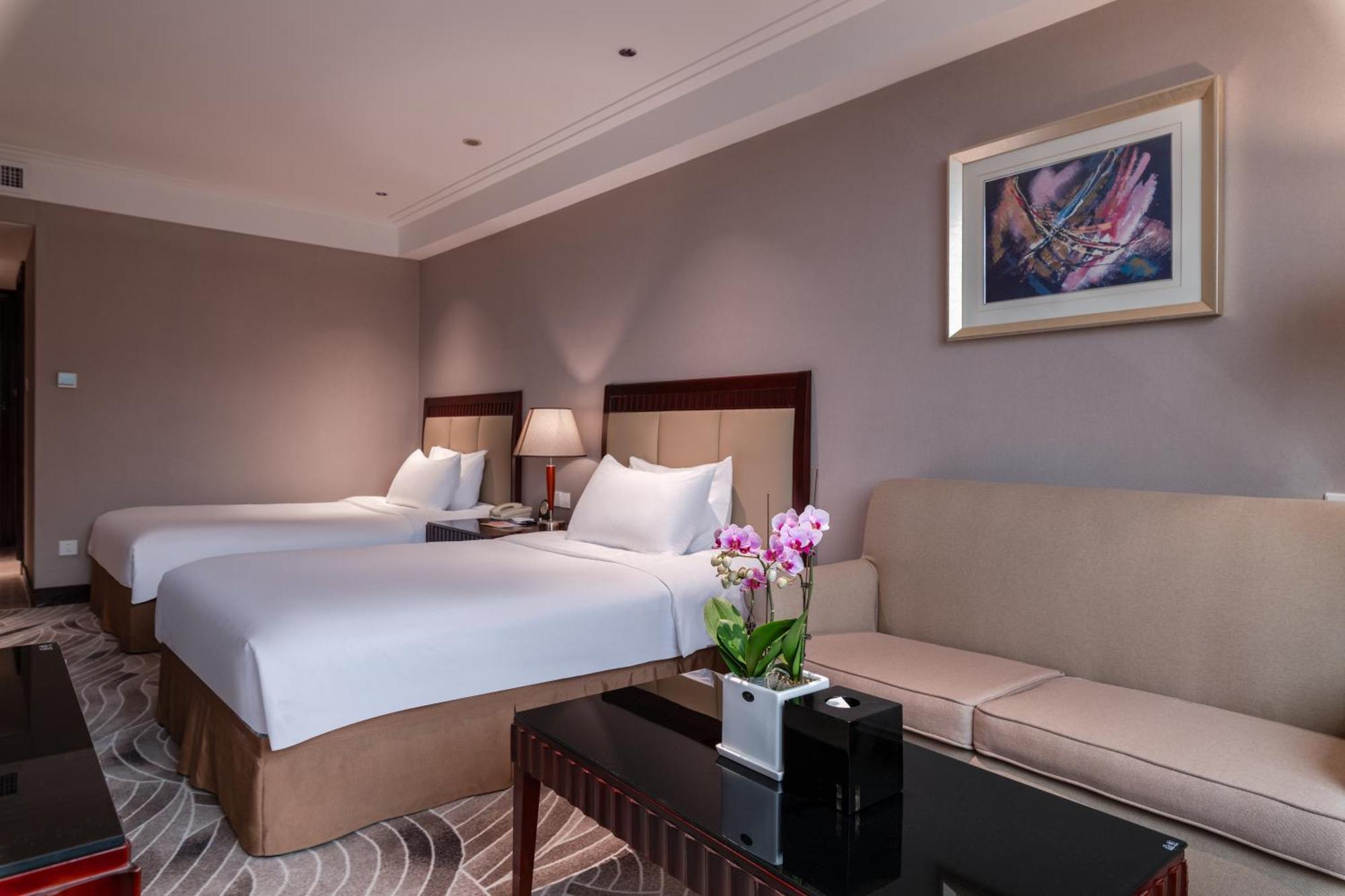 Wuhan Hongguang Hotel Exterior photo