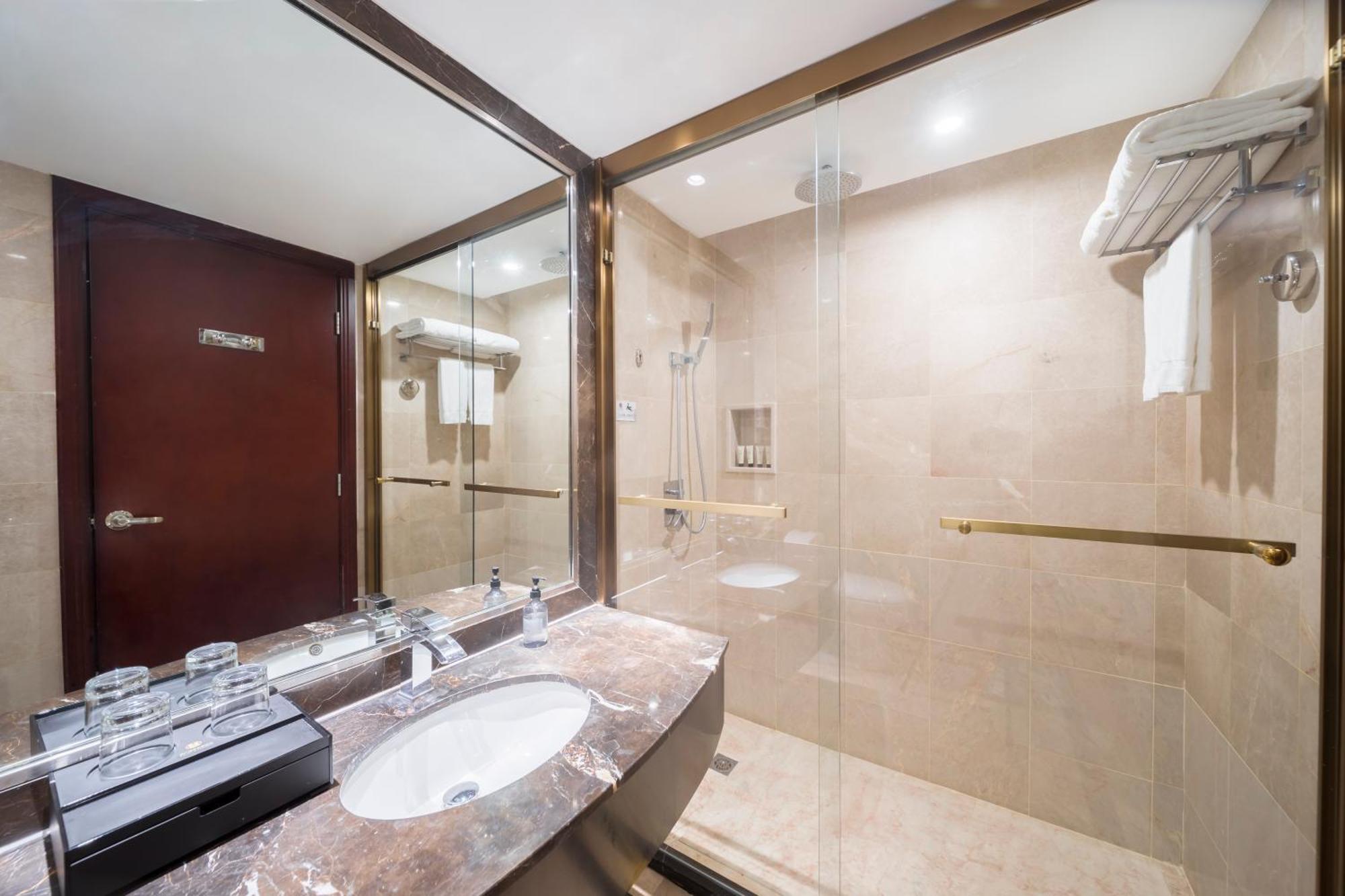 Wuhan Hongguang Hotel Exterior photo
