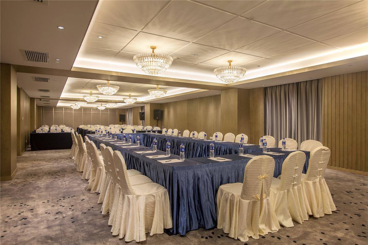 Wuhan Hongguang Hotel Exterior photo
